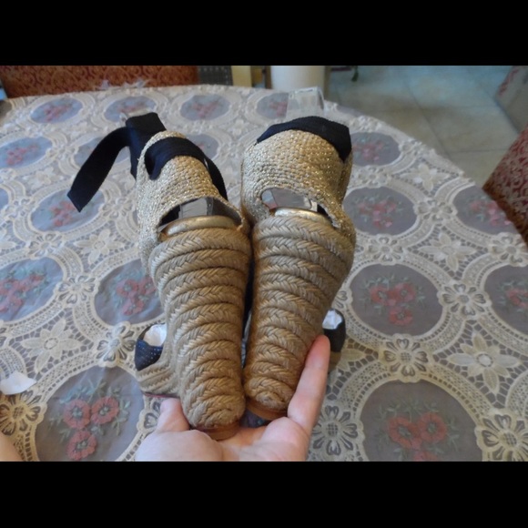 Christian Louboutin Black Leather Wedge Espadrilles w/Ankle Tie Detail Size 40. - Picture 8 of 12